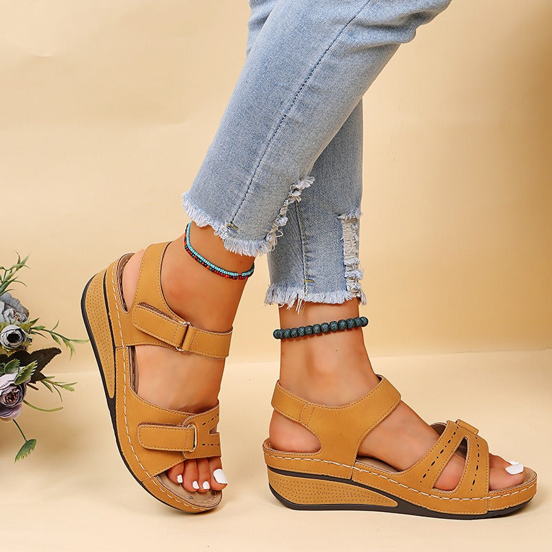 【⏰¡60% de descuento hoy! ¡No te lo pierdas!】Nuevas sandalias de cuero cómodas 2026✅ Diseño de punta ancha + ajuste de velcro + suela resistente antideslizante + 🔴Soporte de arco multipunto