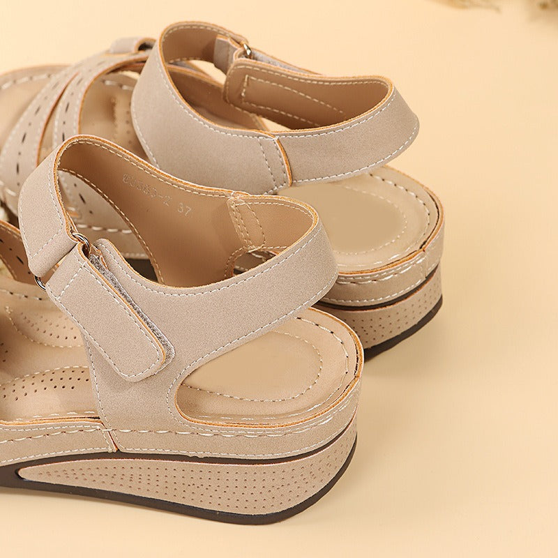 【⏰¡60% de descuento hoy! ¡No te lo pierdas!】Nuevas sandalias de cuero cómodas 2026✅ Diseño de punta ancha + ajuste de velcro + suela resistente antideslizante + 🔴Soporte de arco multipunto
