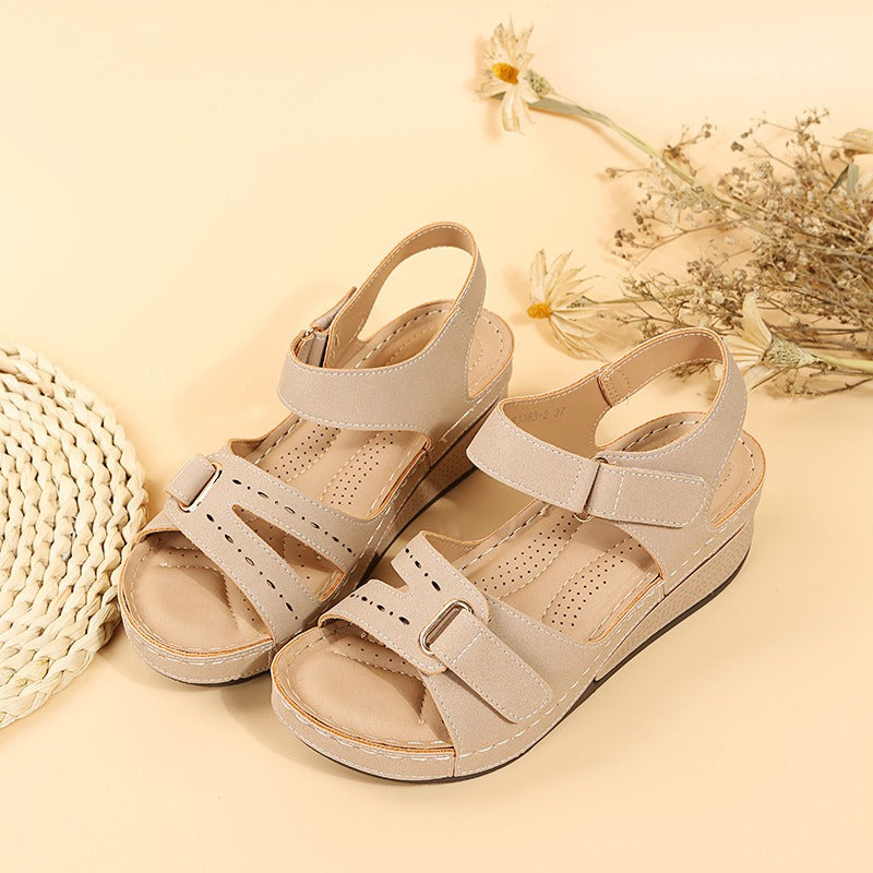 【⏰¡60% de descuento hoy! ¡No te lo pierdas!】Nuevas sandalias de cuero cómodas 2026✅ Diseño de punta ancha + ajuste de velcro + suela resistente antideslizante + 🔴Soporte de arco multipunto