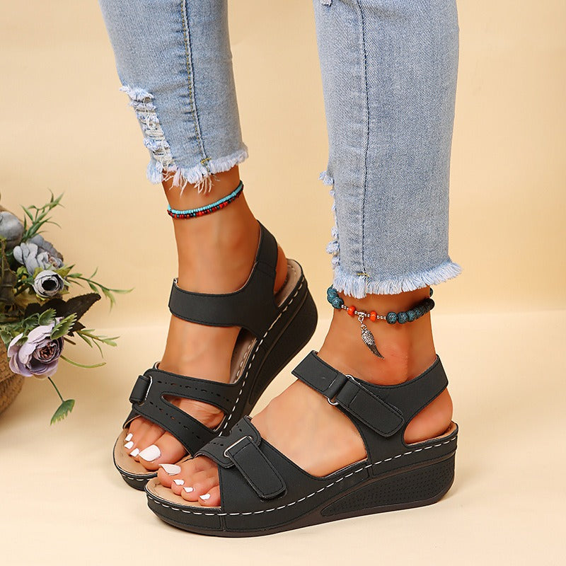 【⏰¡60% de descuento hoy! ¡No te lo pierdas!】Nuevas sandalias de cuero cómodas 2026✅ Diseño de punta ancha + ajuste de velcro + suela resistente antideslizante + 🔴Soporte de arco multipunto